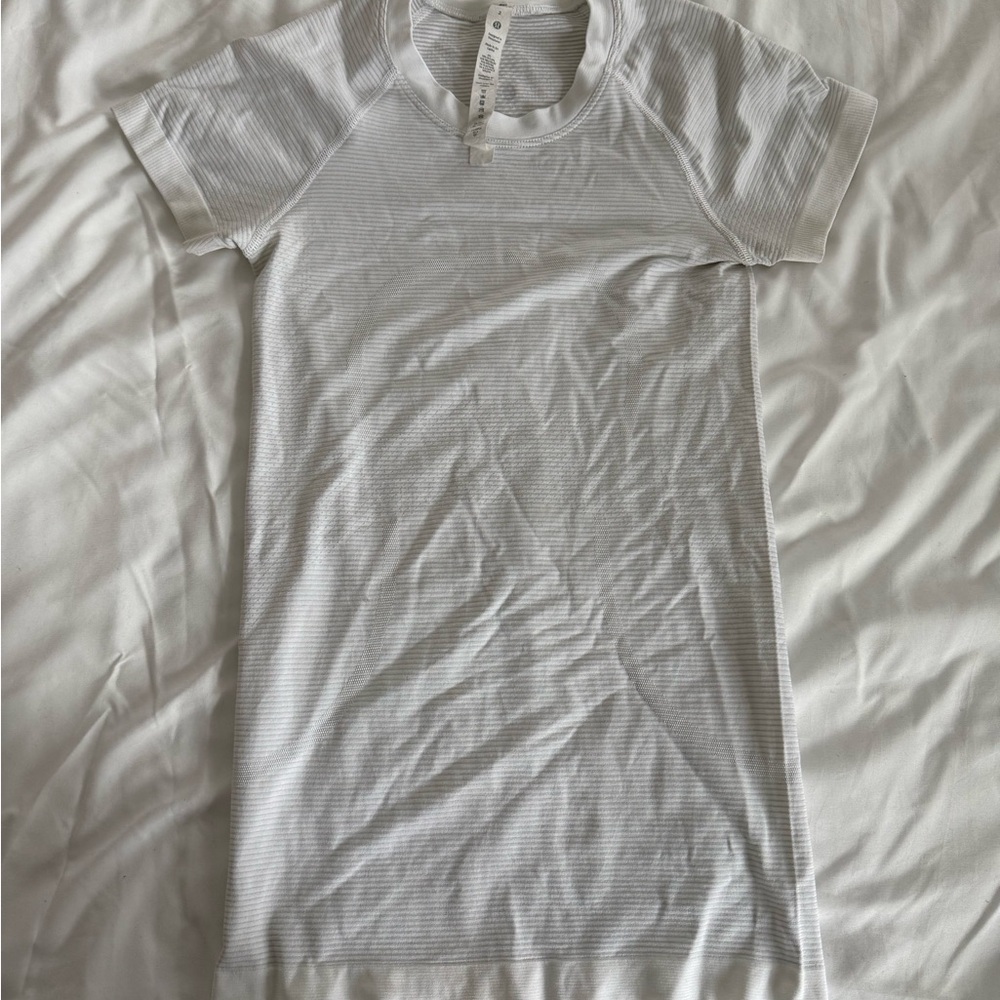 Lululemon Athletica Swiftly Tech Short-Sleeve Shirt 2.0